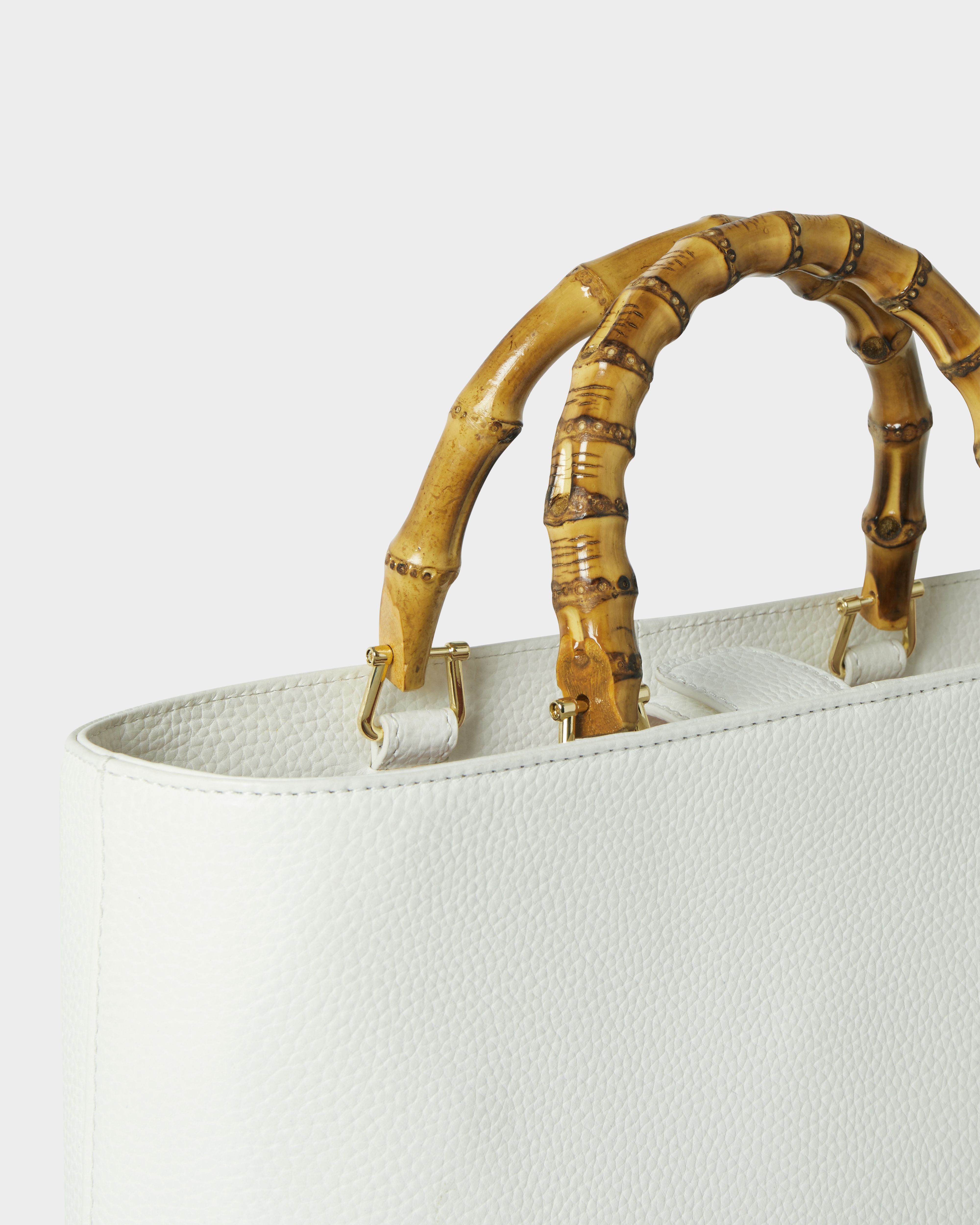 Image number 5 of The Medium Clio Leather Grab in White