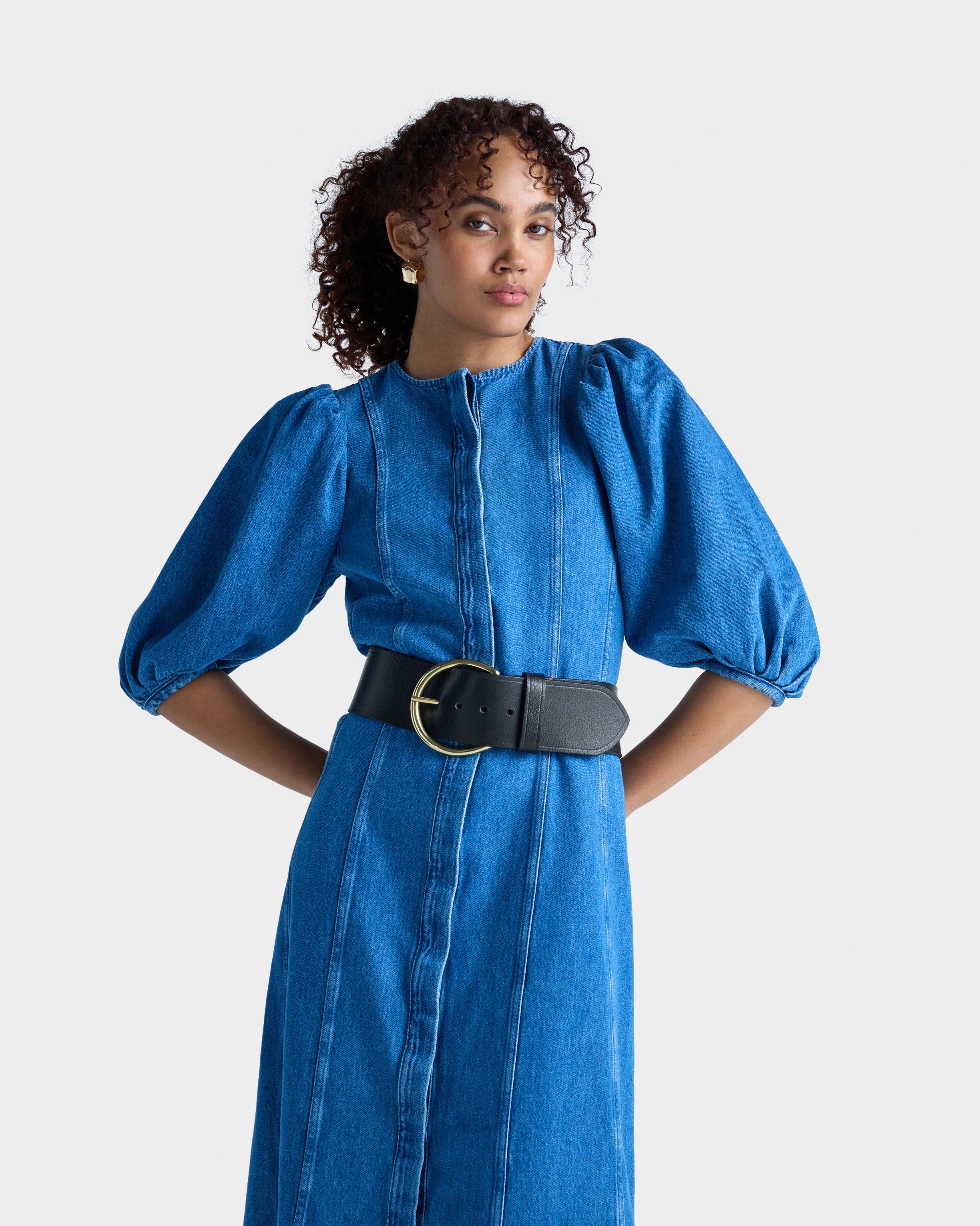 The Oversized Buckle Leather Belt in Black