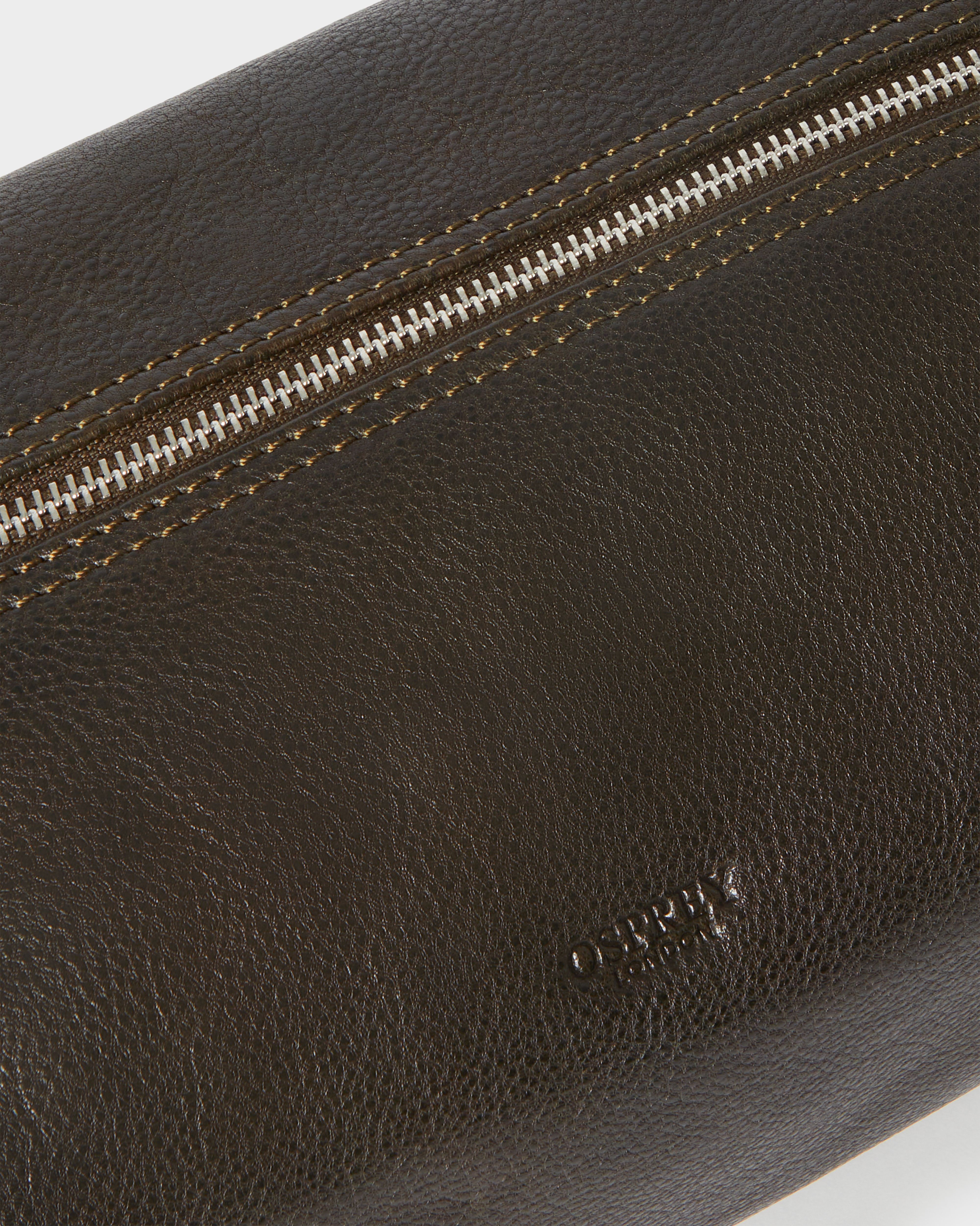 Image number 5 of The Toby Leather Washbag in Dark Olive