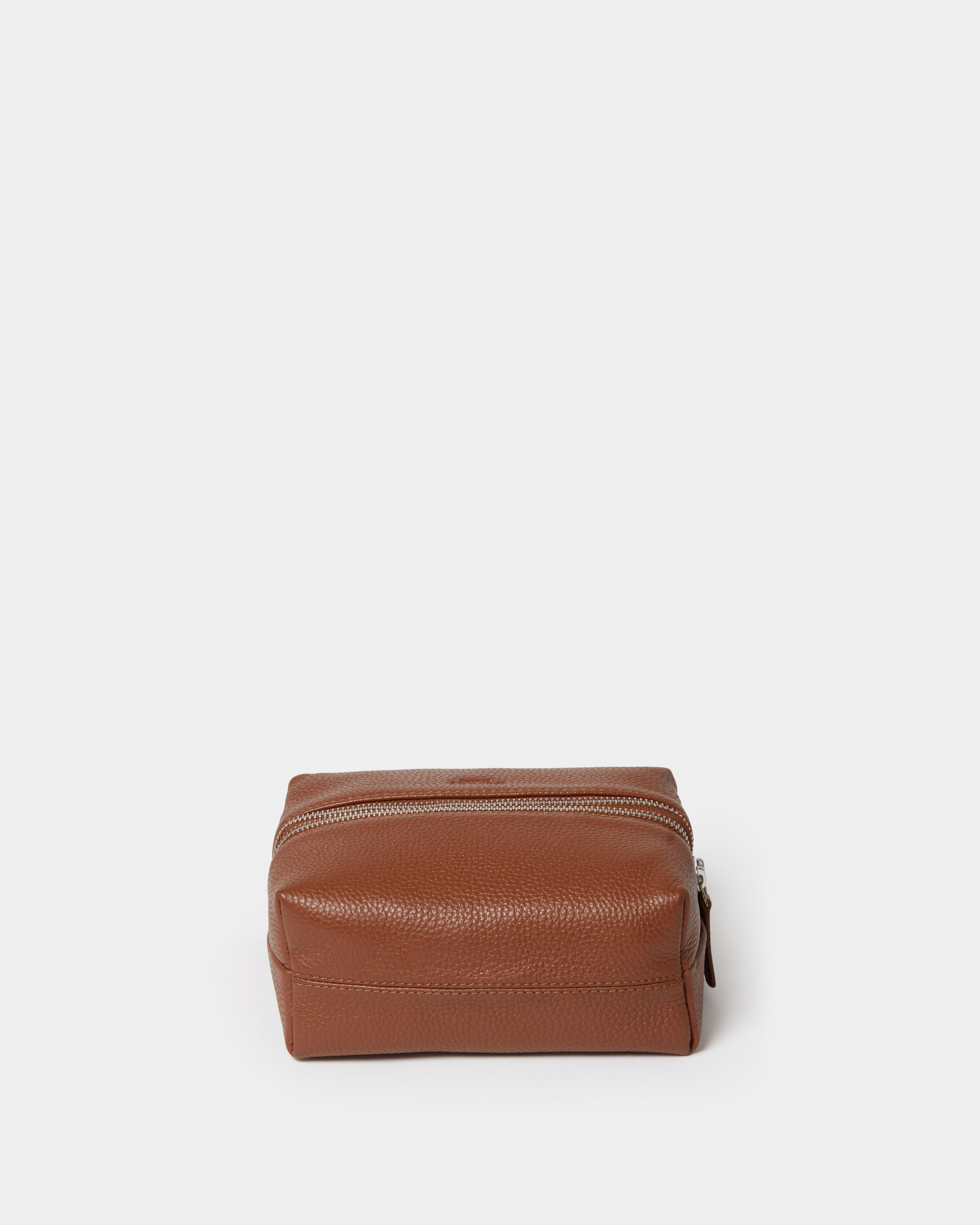 Image number 4 of The Double Zip Small Leather Washbag in Tan