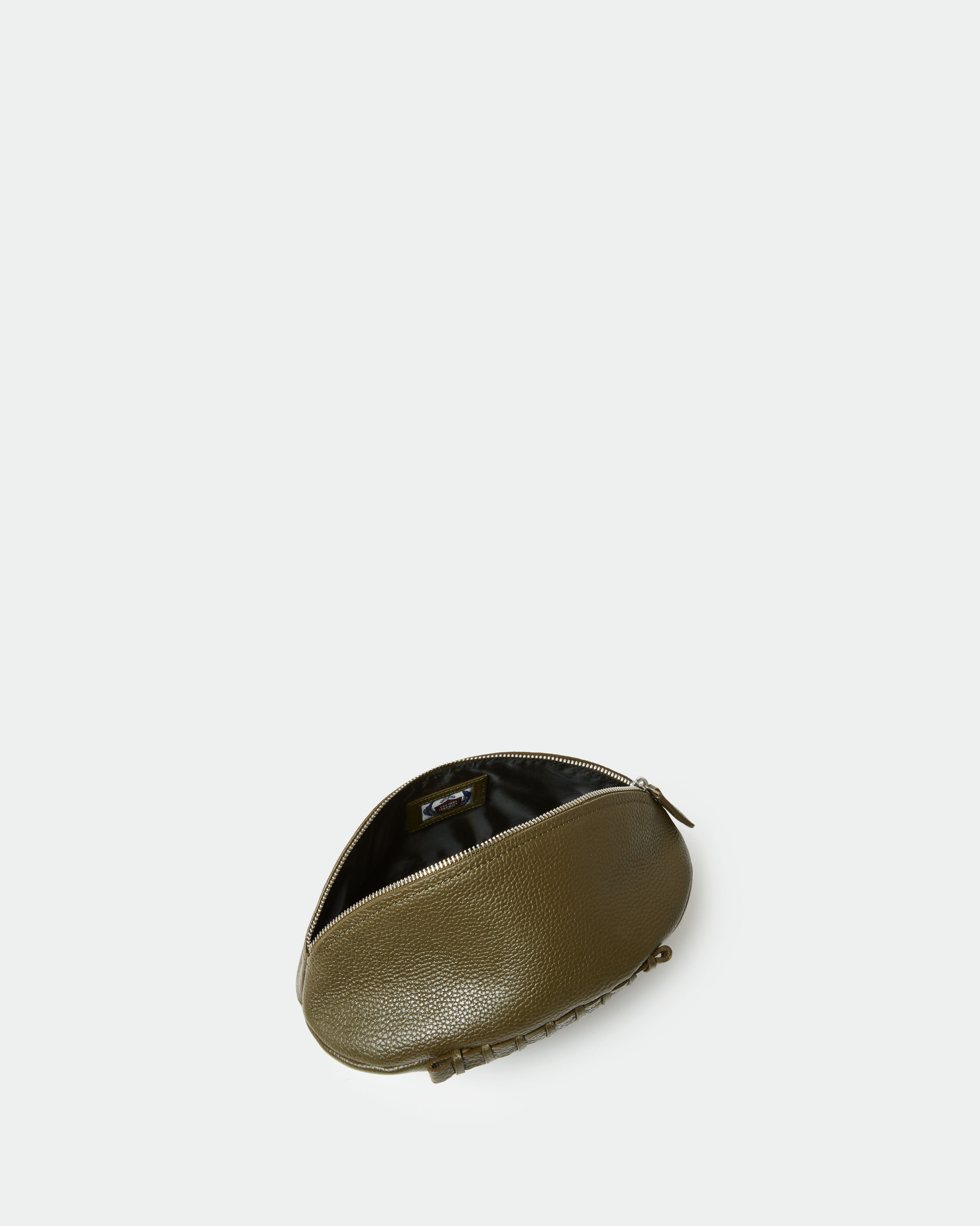 Image number 3 of The Rugger Leather Washbag in Olive