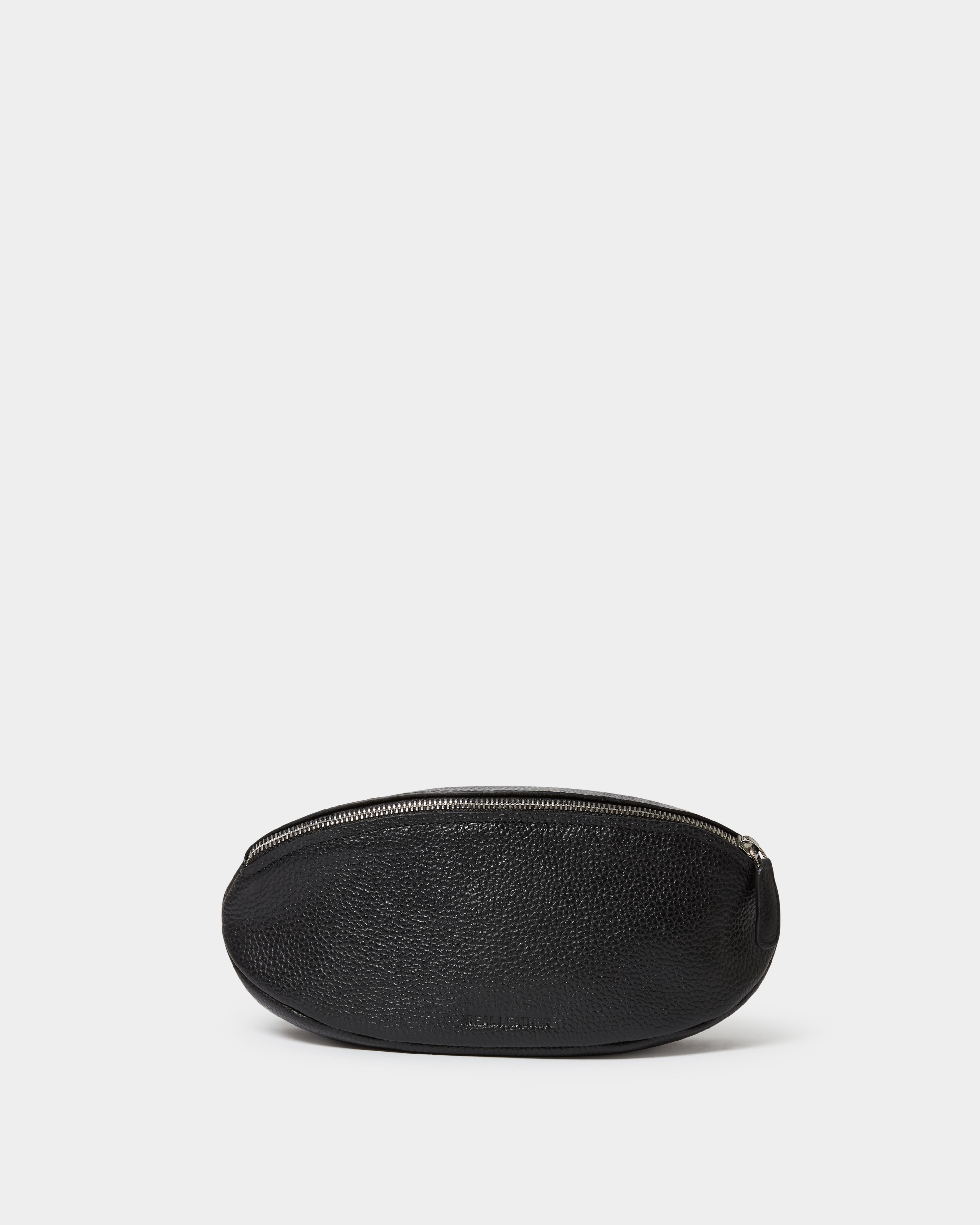 Image number 4 of The Rugger Leather Washbag in Black