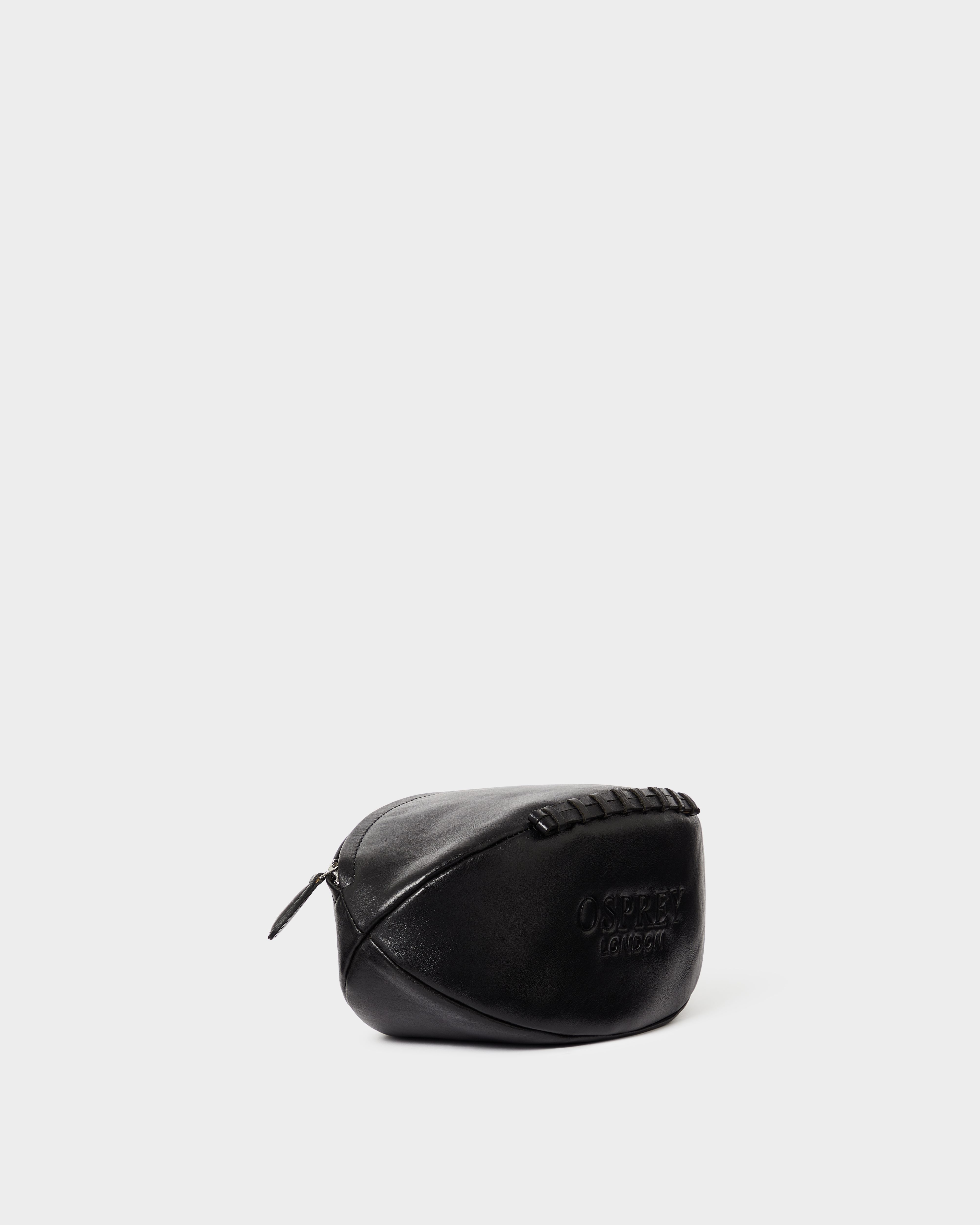 Image number 5 of The Rugger Saddle Leather Washbag in Black