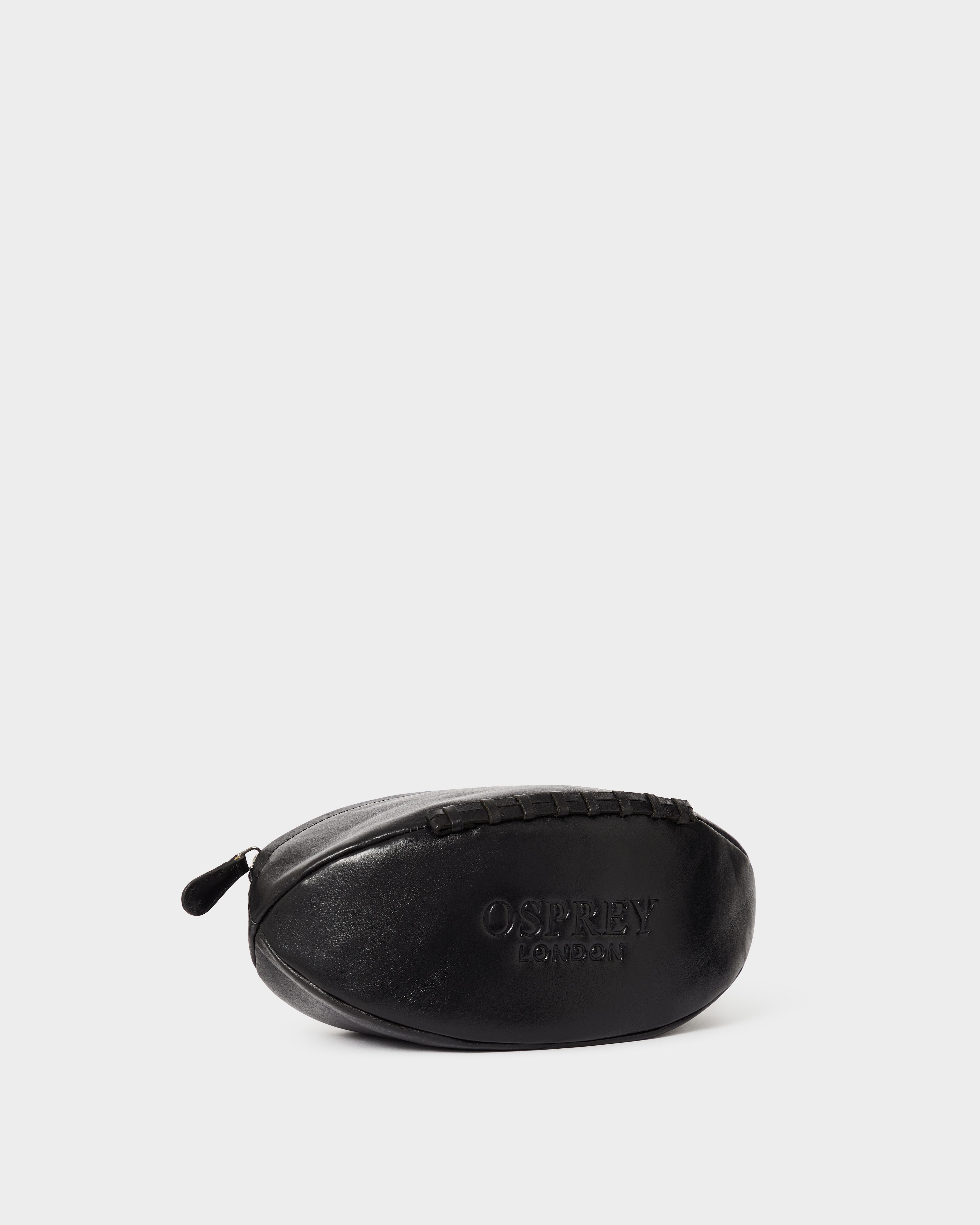 Image number 2 of The Rugger Saddle Leather Washbag in Black