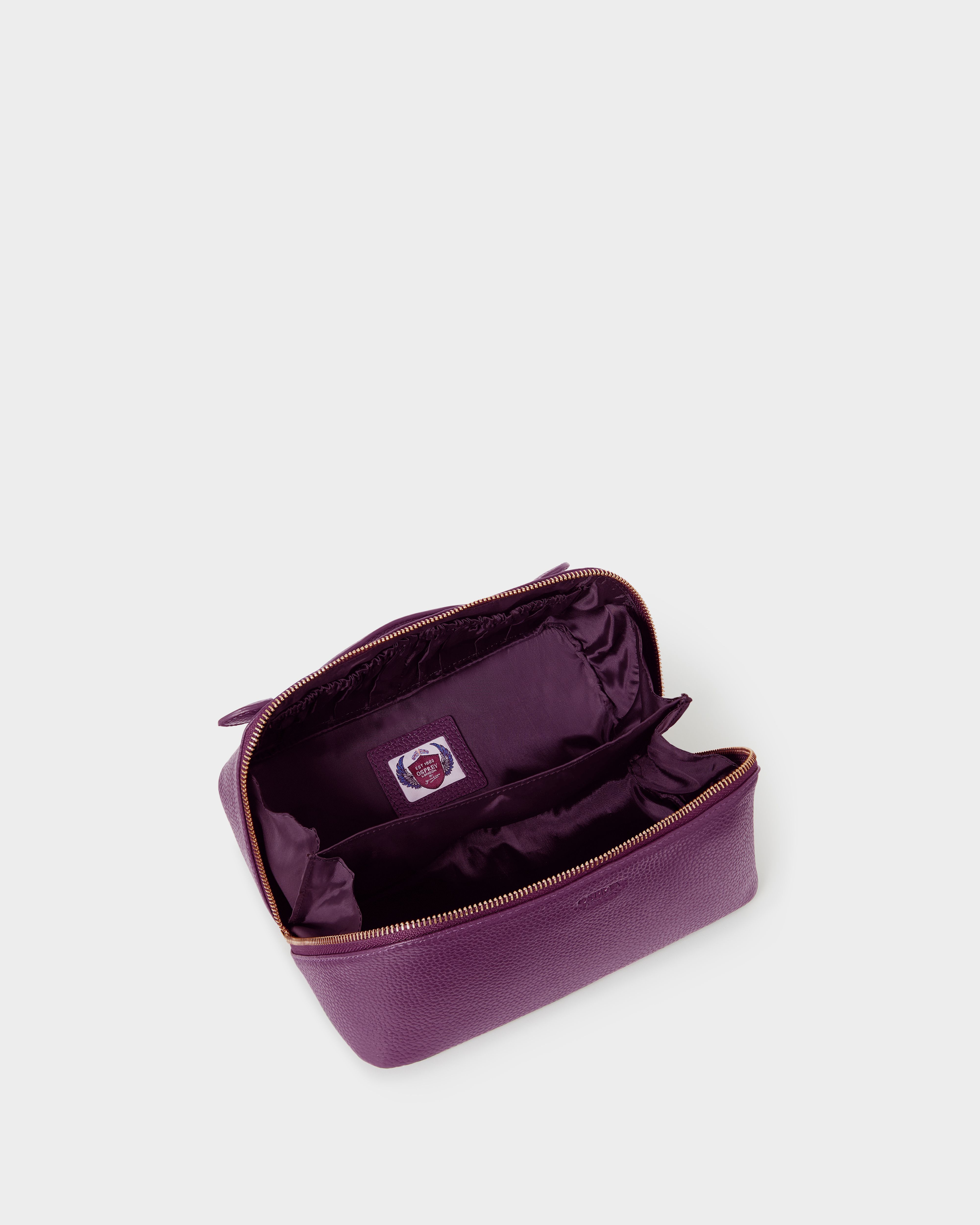 Image number 3 of The Jet Set Leather Washbag in Aubergine