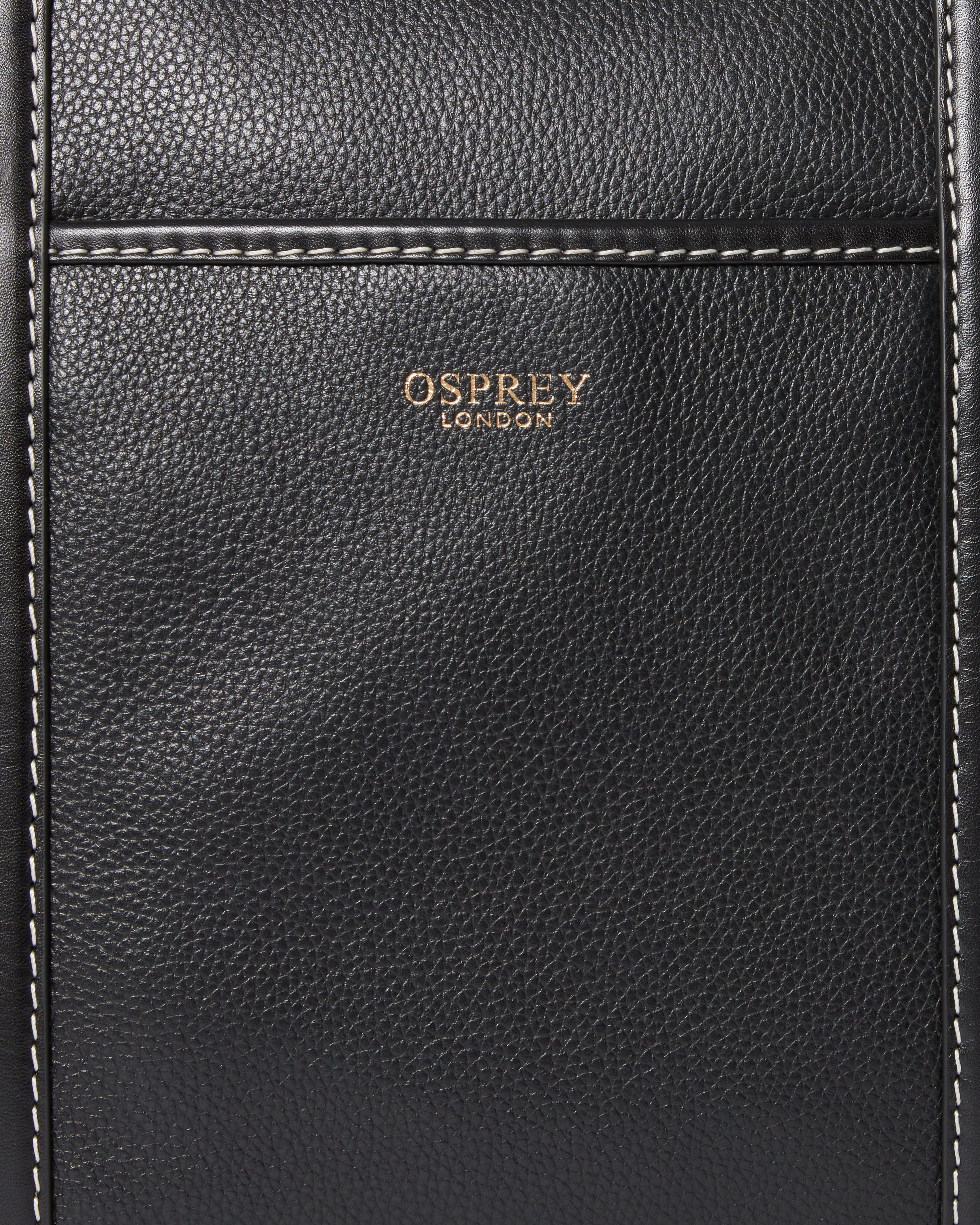 Image number 6 of The Classic Savanna Leather Weekender in Black