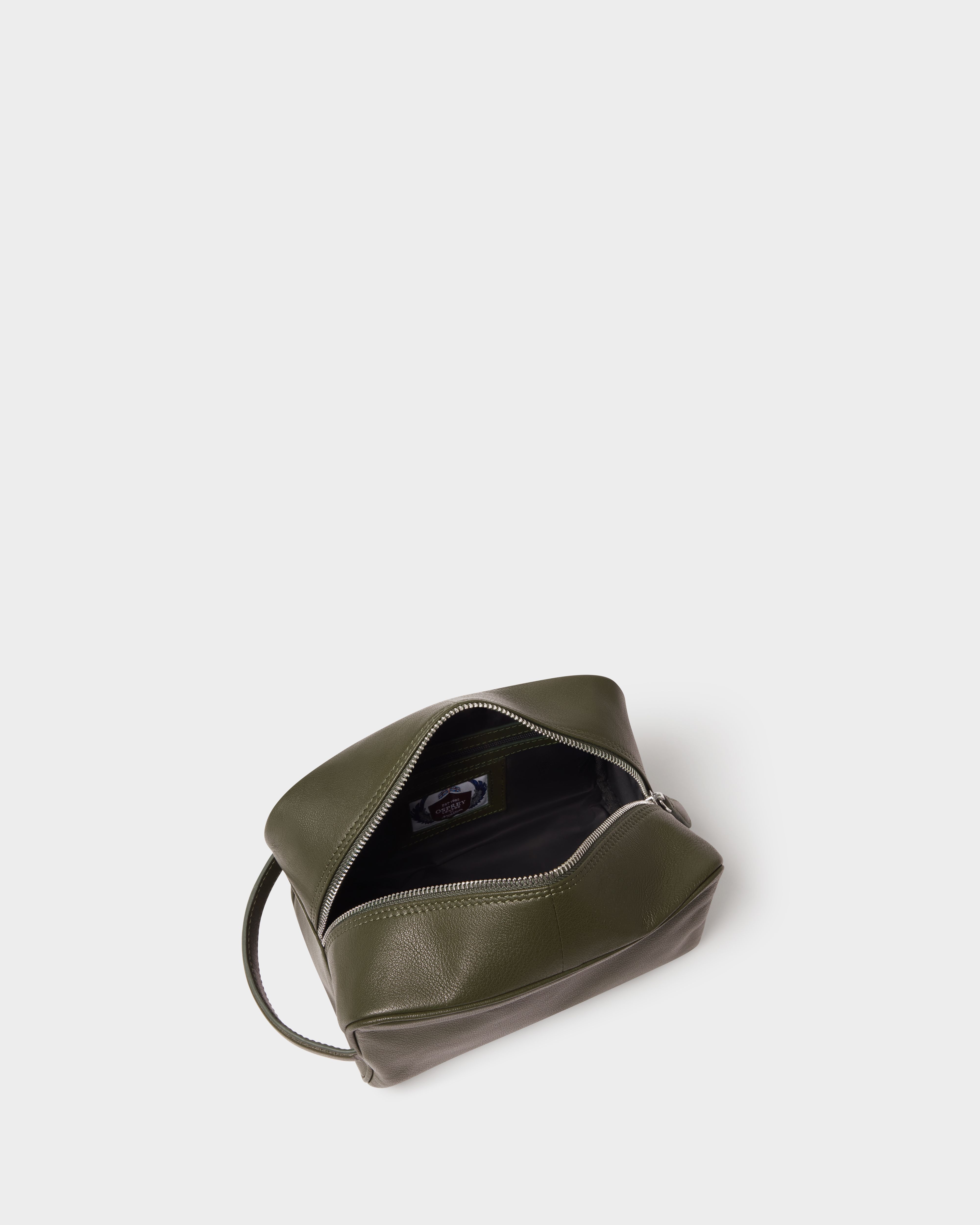 Image number 3 of The Arlington Leather Washbag in Green