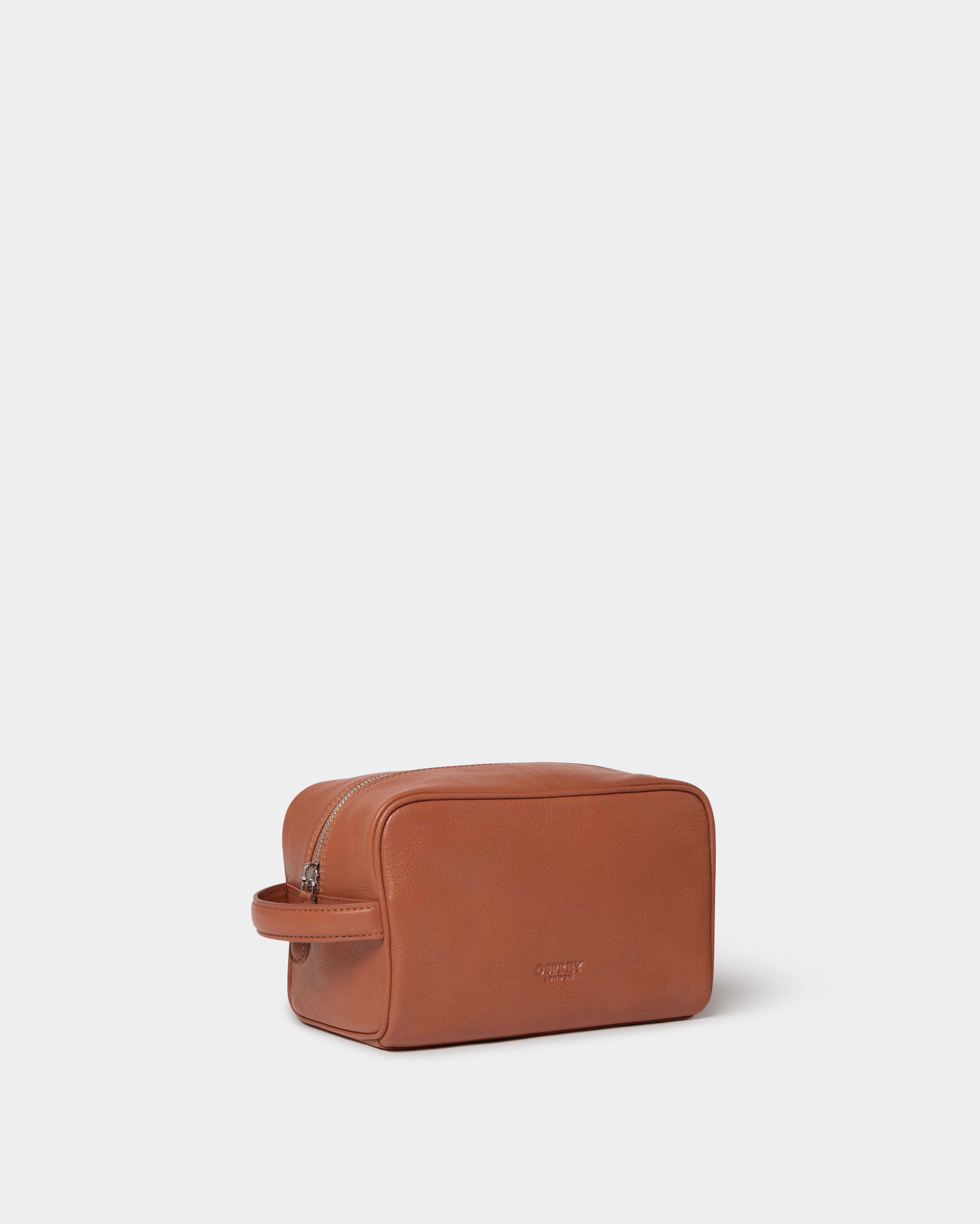 The Arlington Leather Washbag in Tan