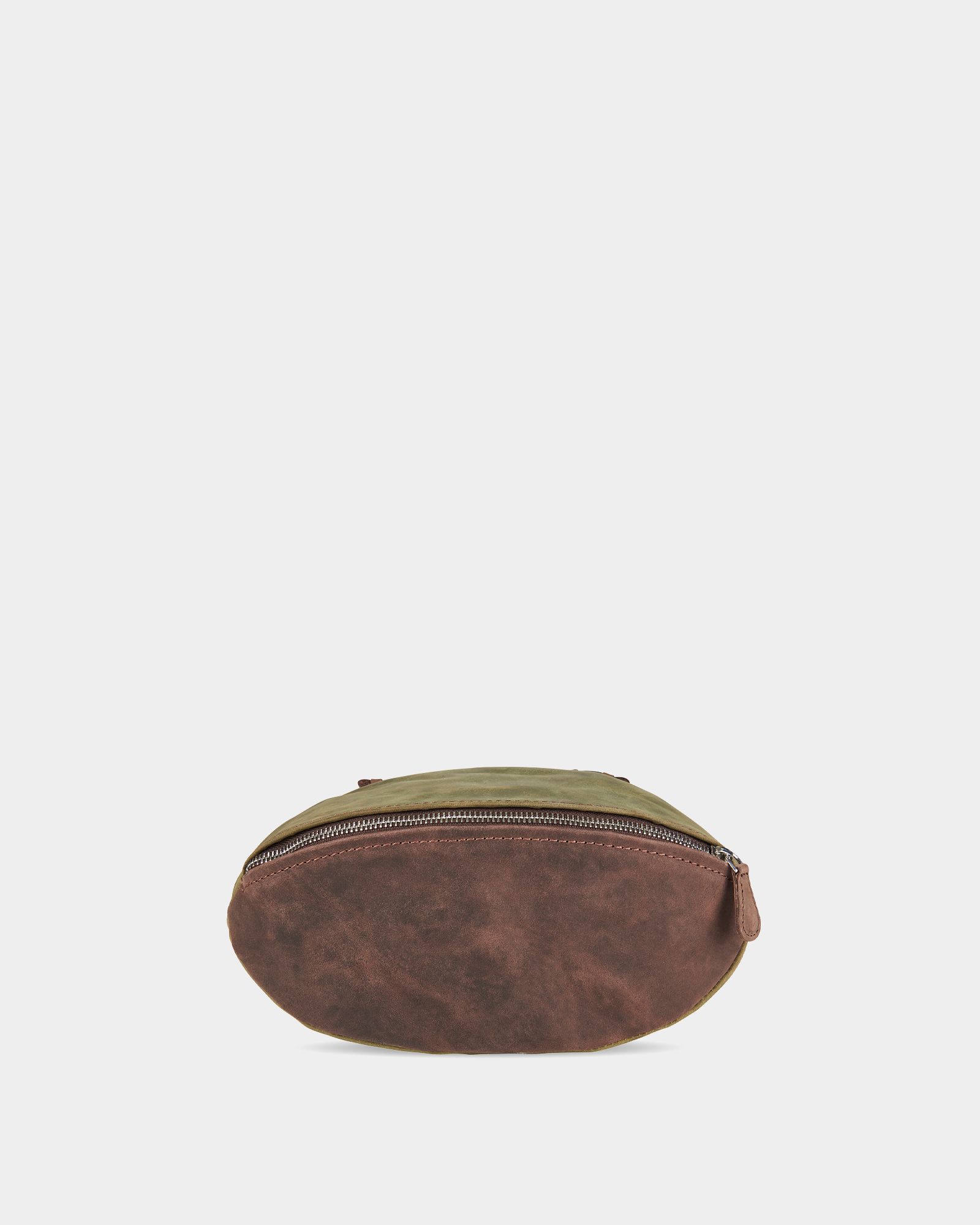 Image number 4 of The Rugger Leather Washbag in Chocolate & Green