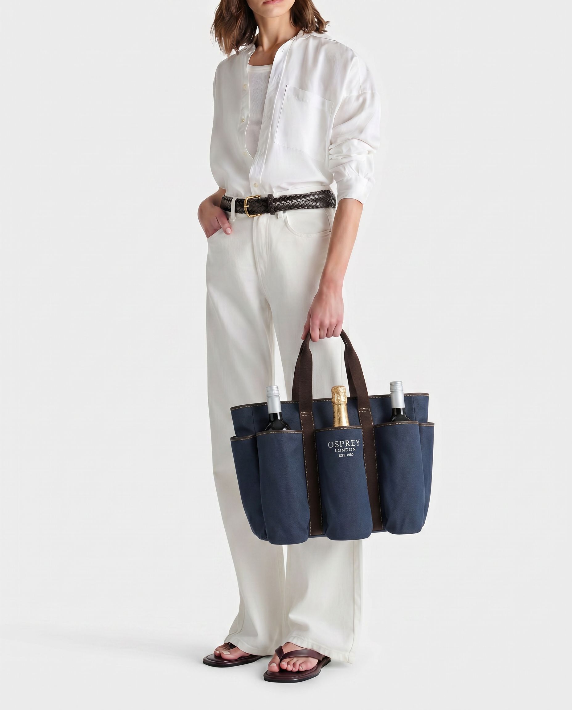 The Great Gaddesden Canvas Picnic Bag in Navy & Chocolate