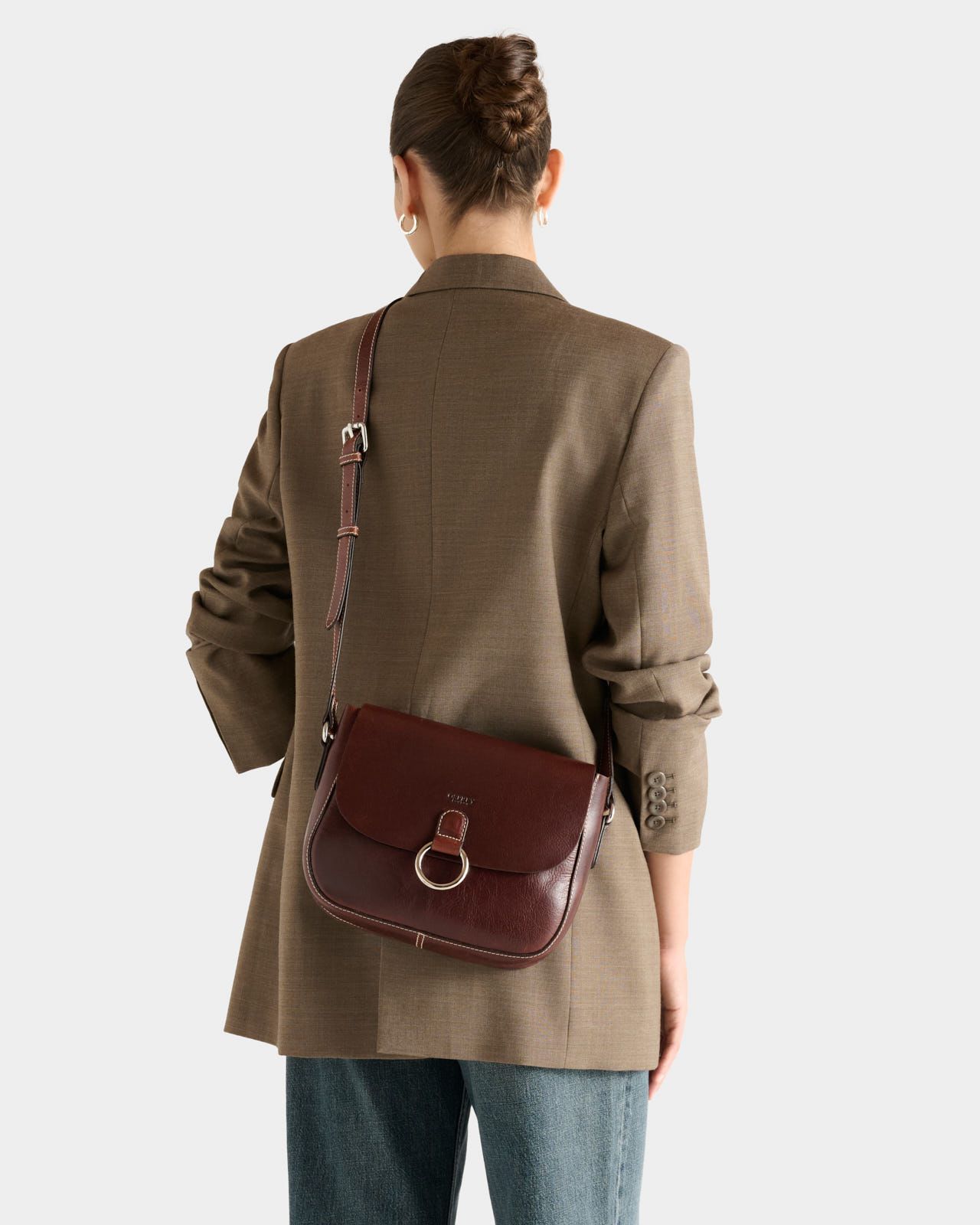 The Saddle Leather Crossbody in Chestnut