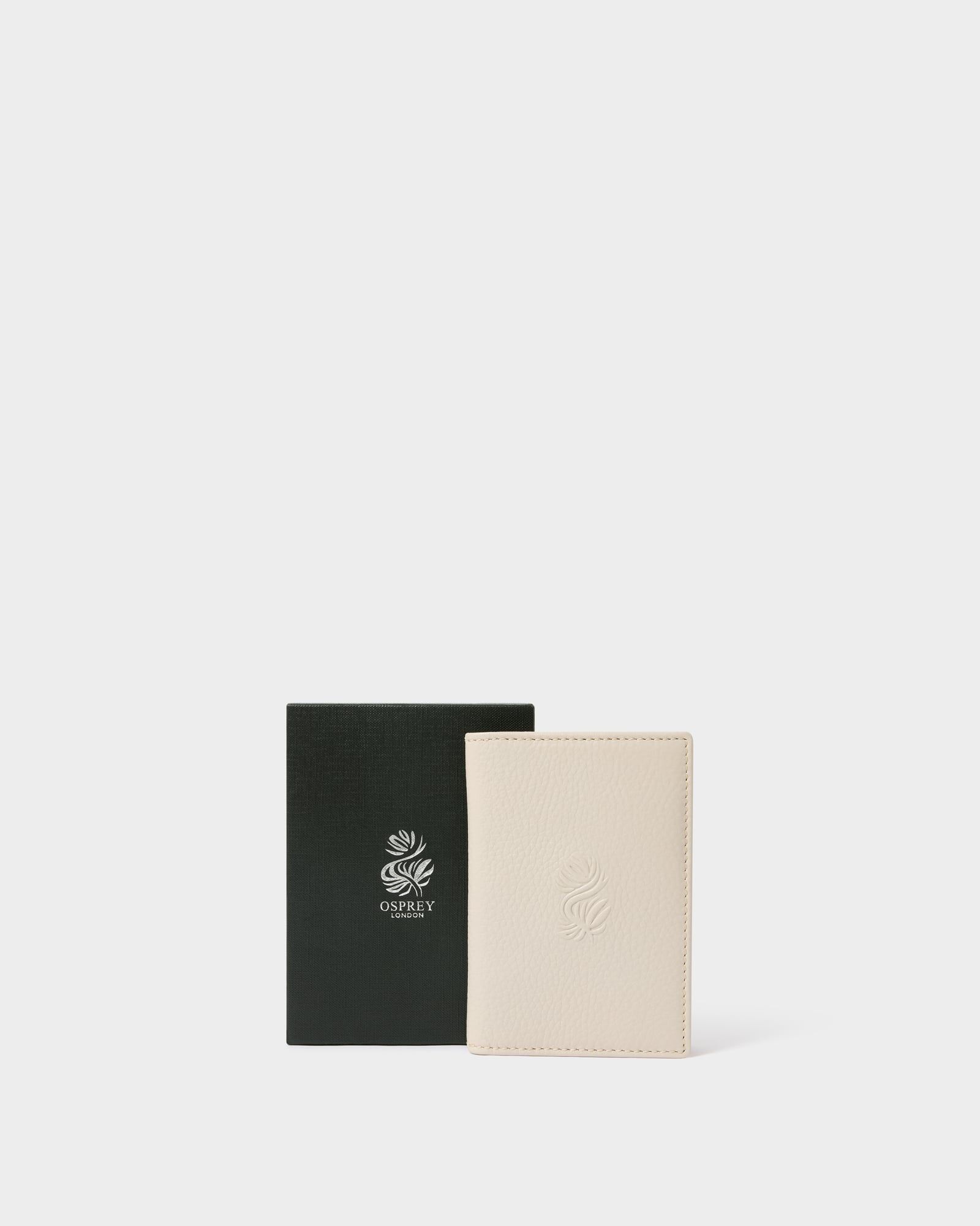 Image number 1 of The Premium Leather Passport Holder in Birch