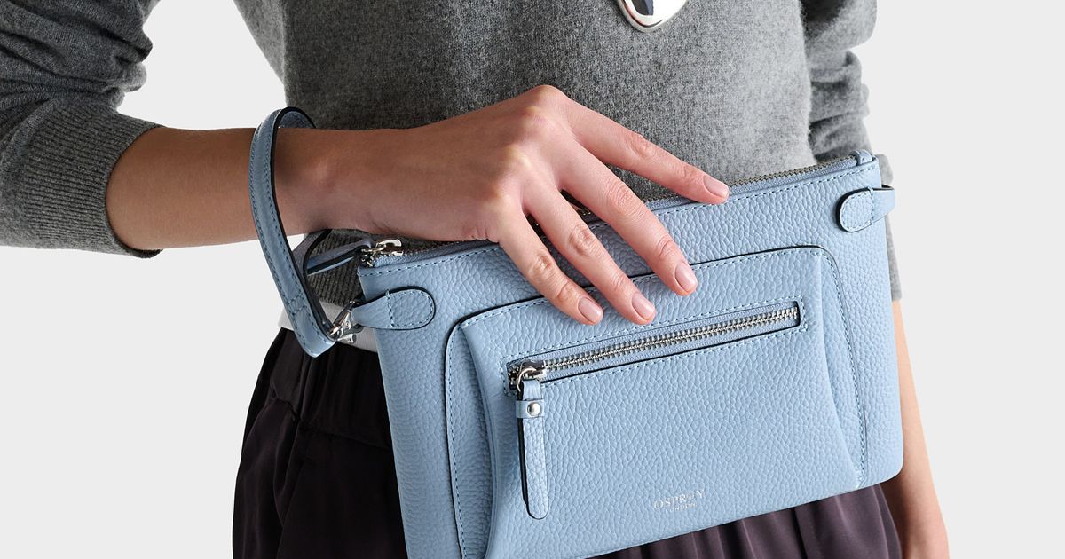 osprey blue leather shoulder bag Daylite 12L Messenger is perfect for life around town with a secure flap closure Osprey Daylite Large Tote Cascade