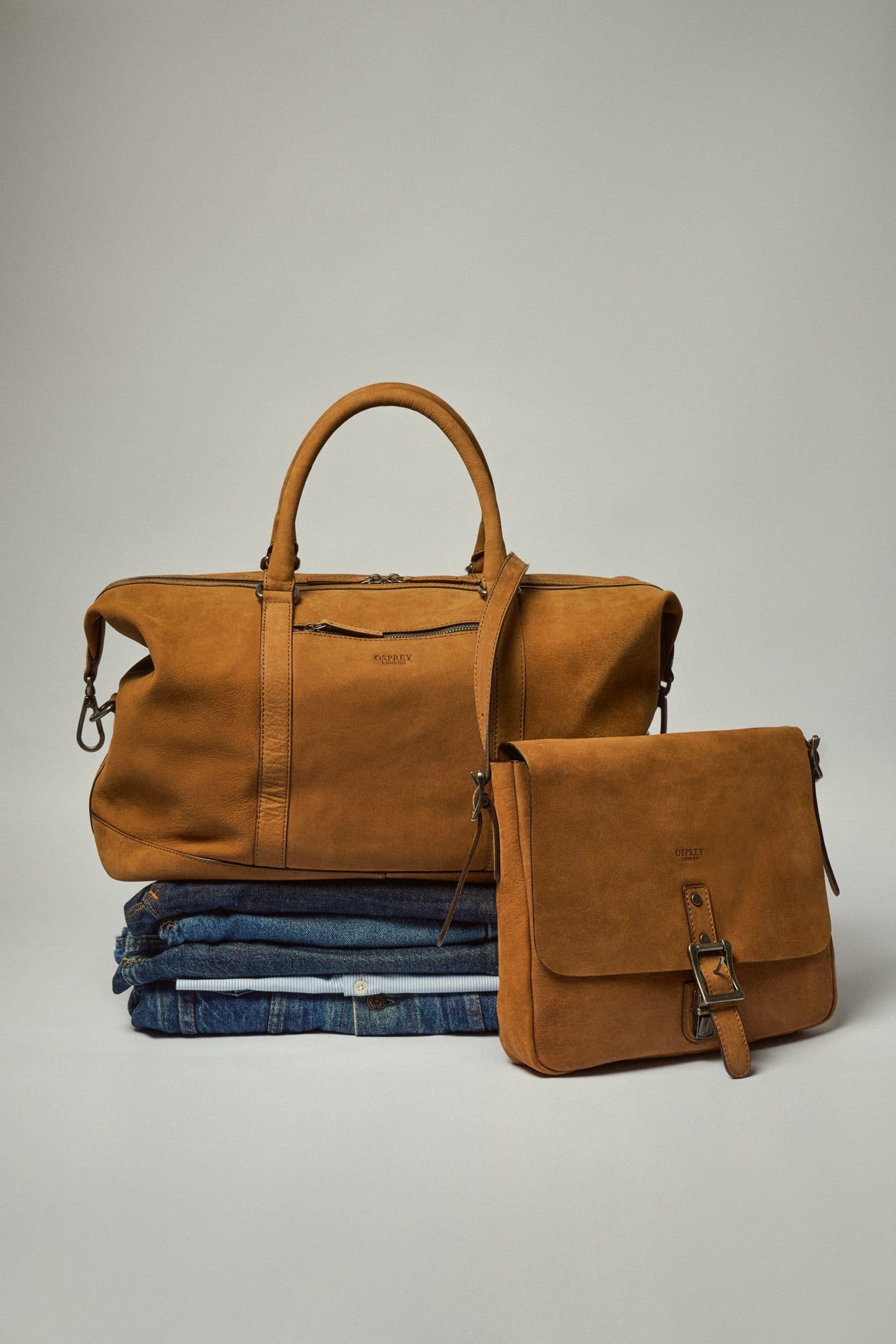 Image number 1 of The Clayton Leather Weekender in Chocolate