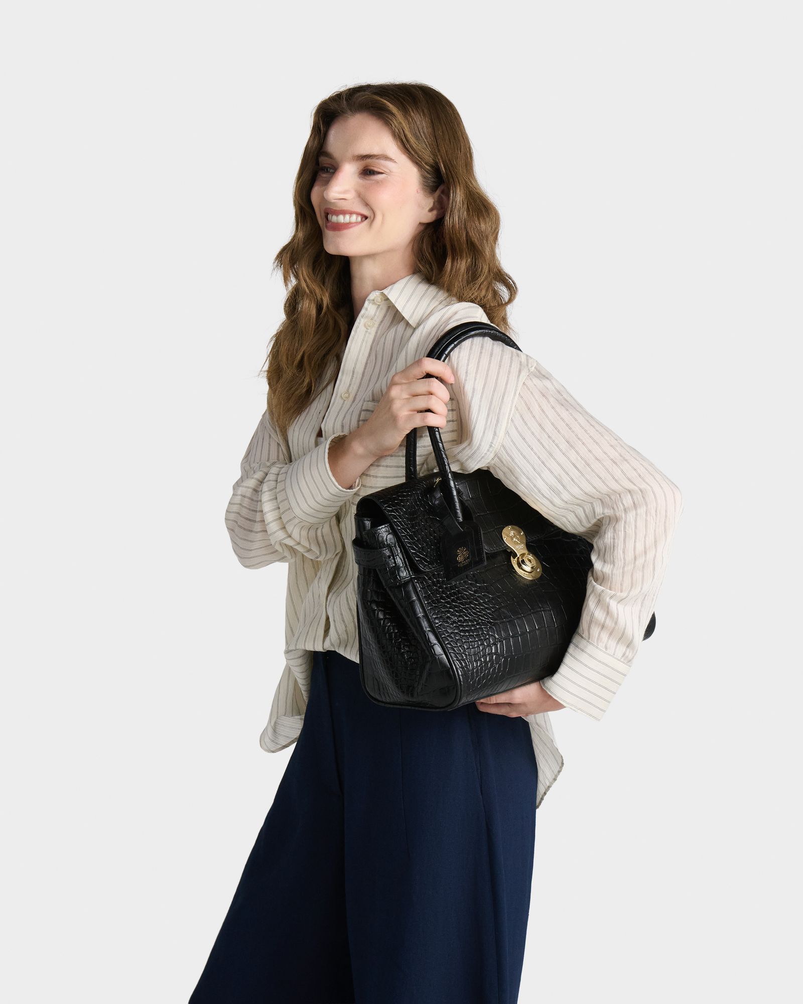 The Weybridge Leather Shoulder Bag in Black