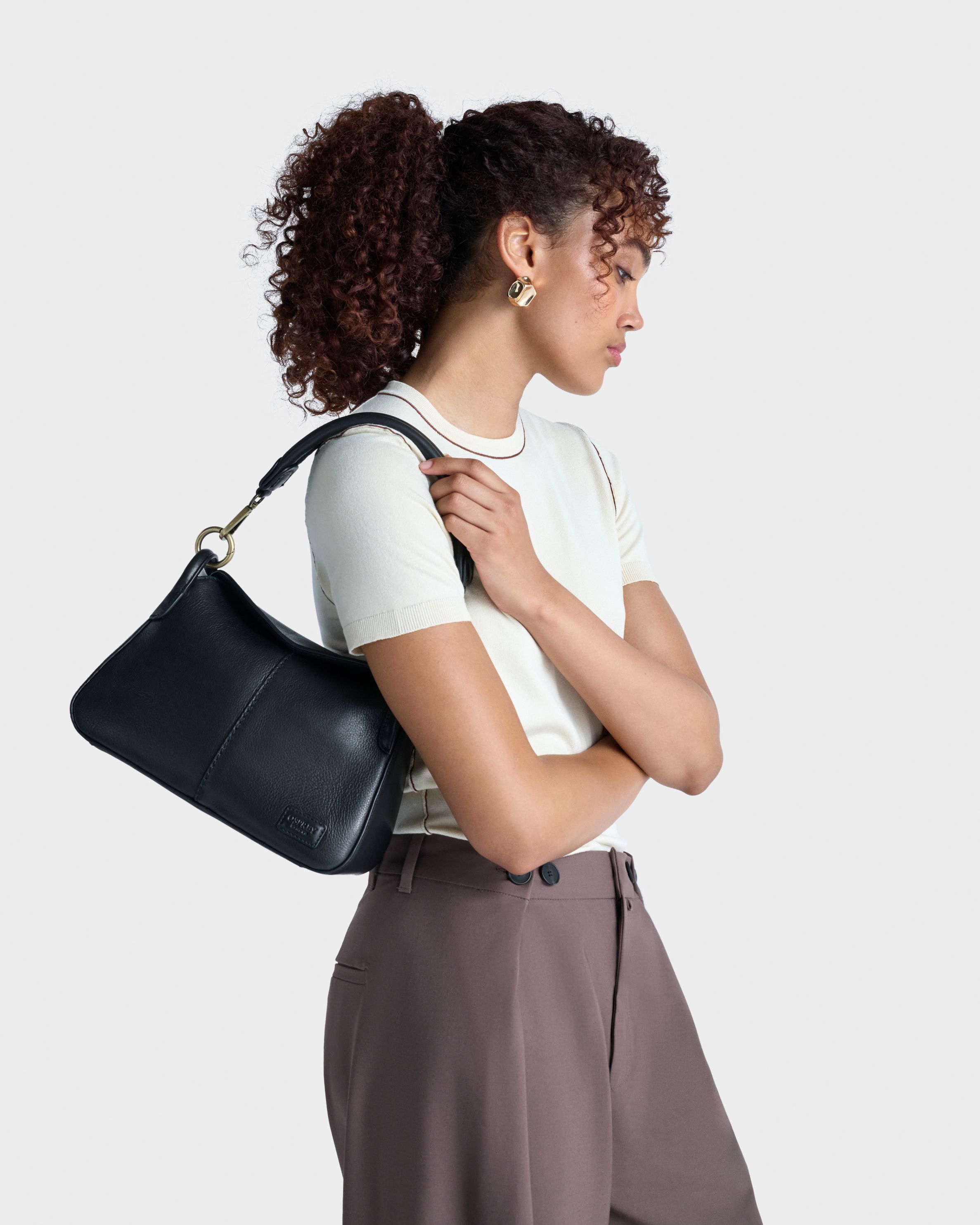 The Oxford Leather Small Shoulder Bag in Black