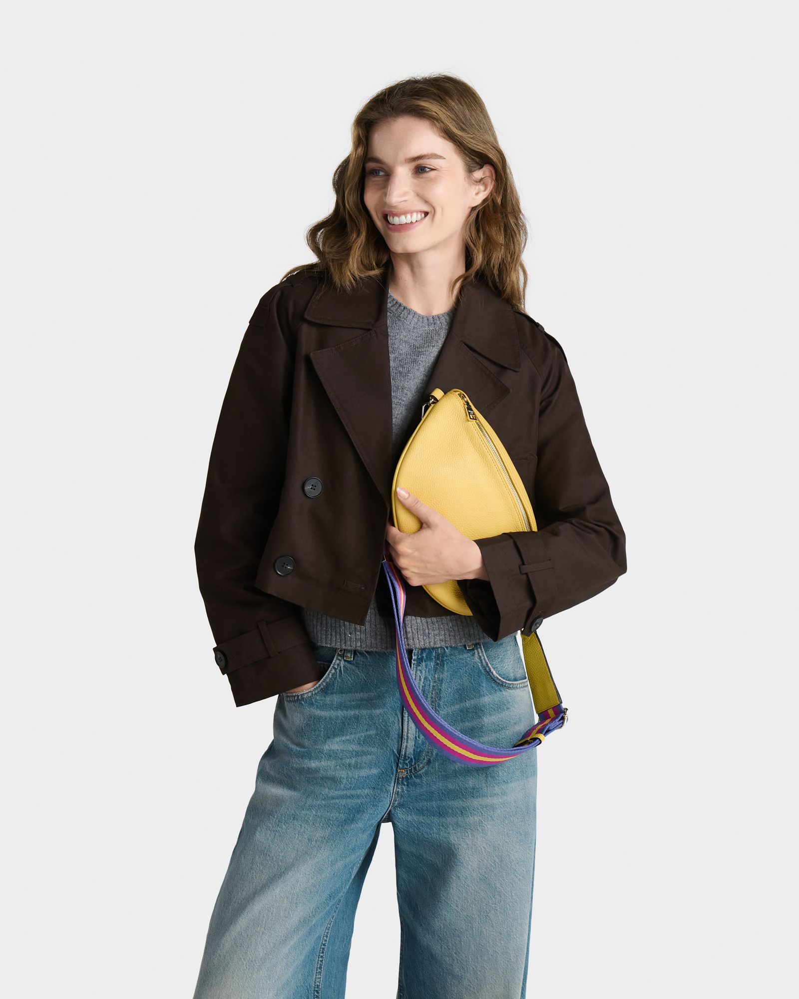 The Hendrix Leather Sling Bag in Pollen