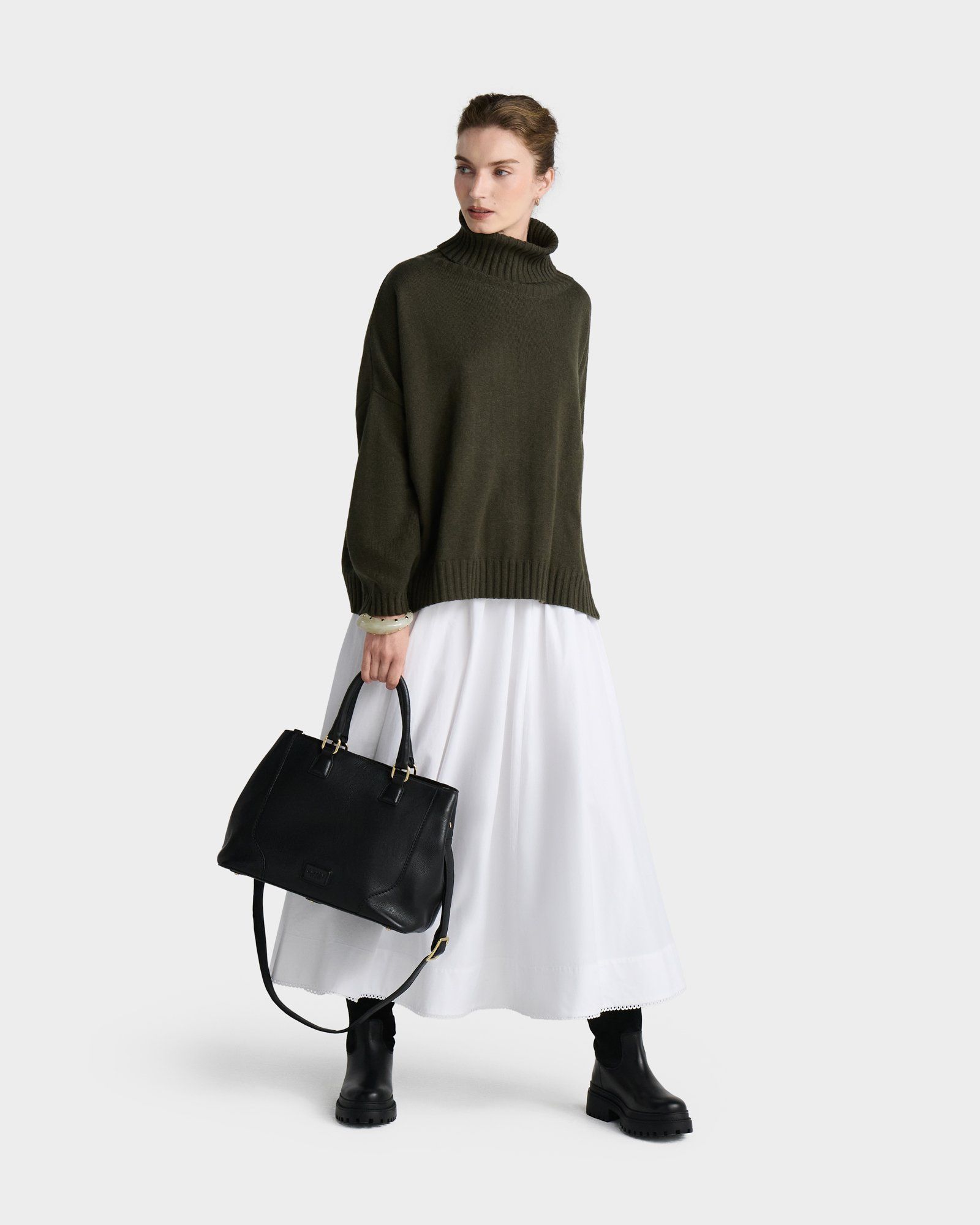 The Oxford Leather Hobo Bag in Black