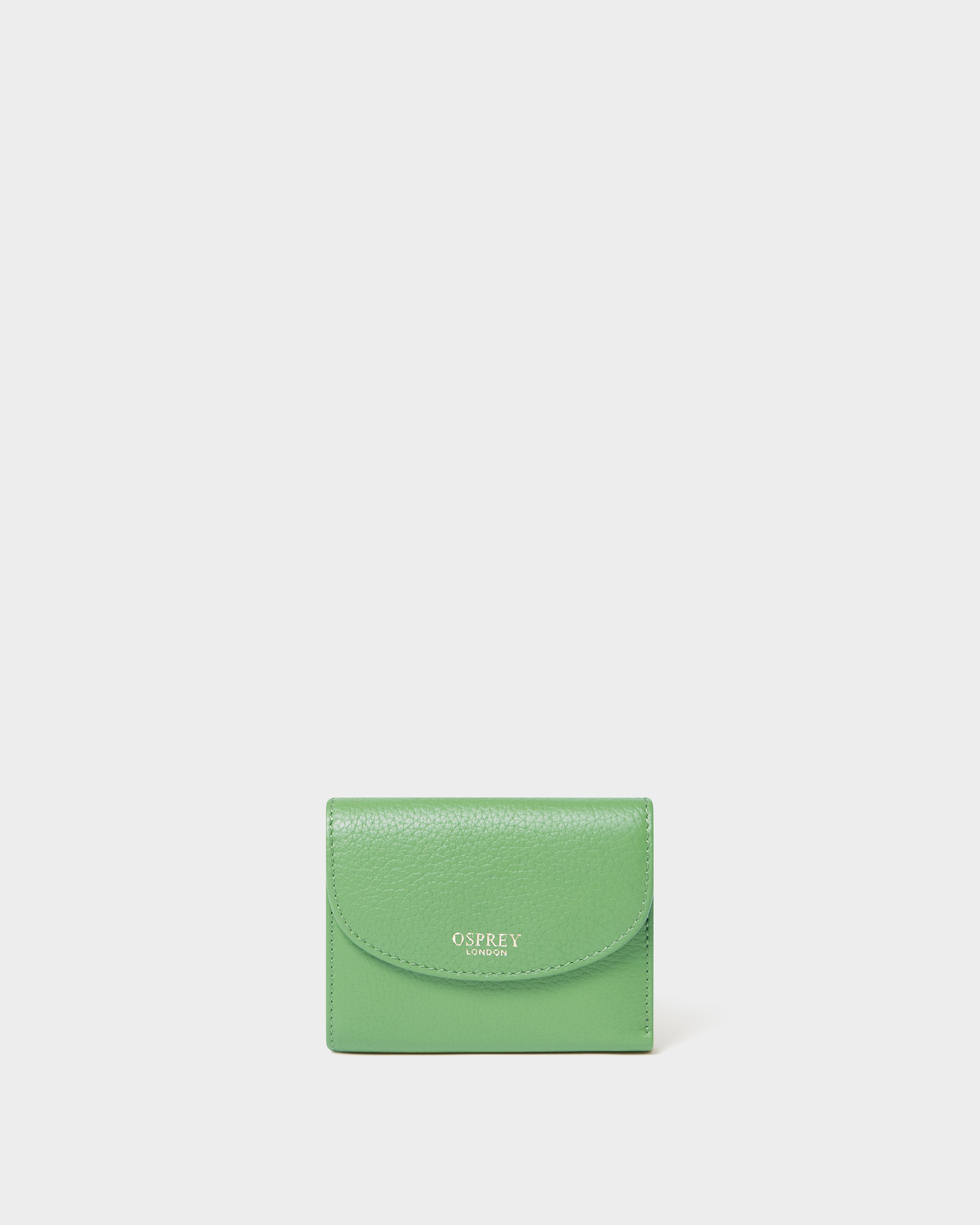 Image number 7 of The Tilly Leather Weekend Gift Set in Apple