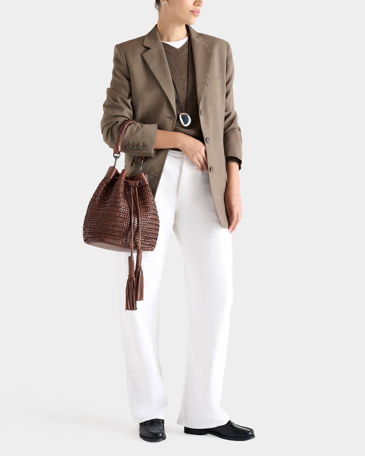 The Lima Leather Bucket Bag in Chestnut